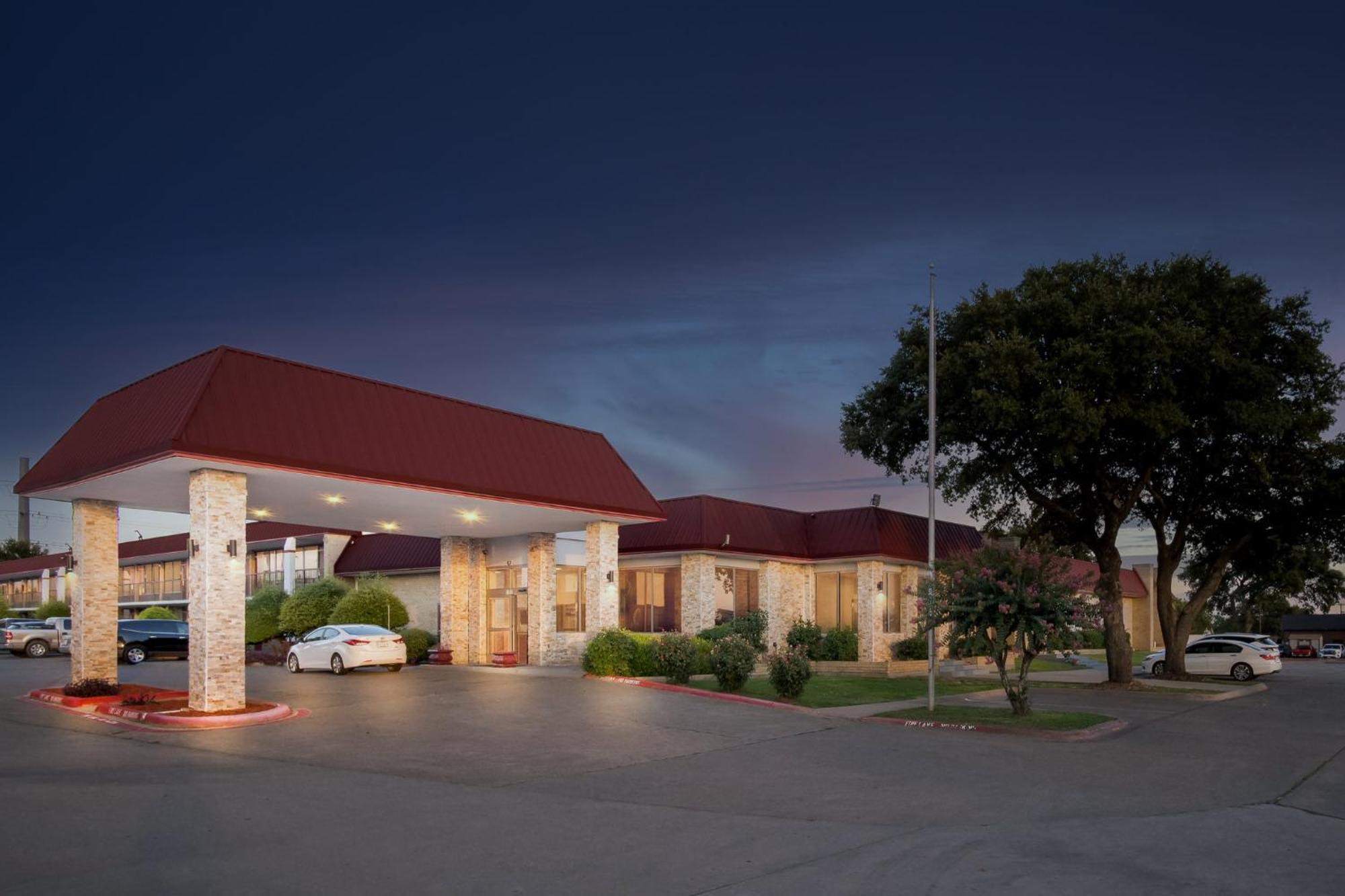 Red Roof Inn & Conference Center Мак-Кінні Екстер'єр фото