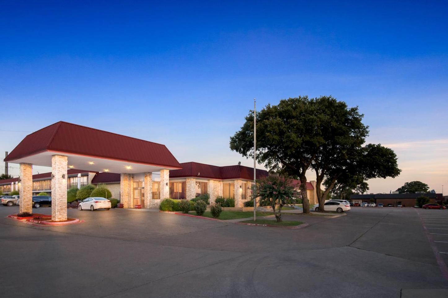 Red Roof Inn & Conference Center Мак-Кінні Екстер'єр фото
